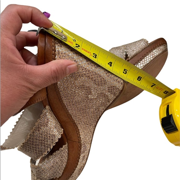 Stuart Weitzman platform tan/brown wedges size 10M - Picture 11 of 12